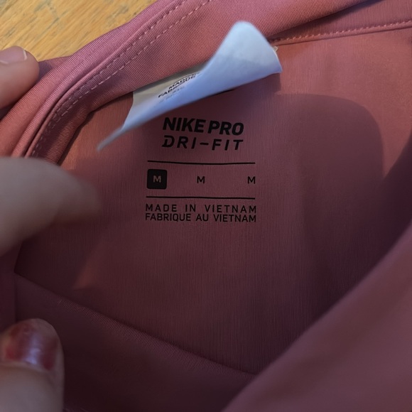 Thrifted work out top - Picture 2 of 3